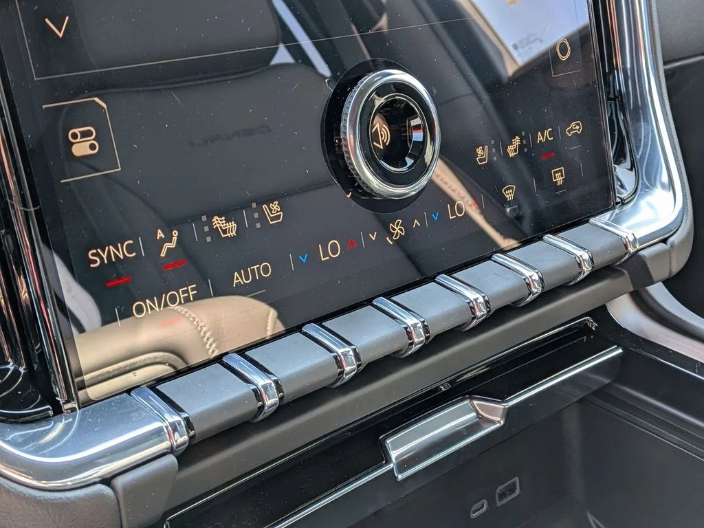 2026 GMC Yukon XL Denali - Photo 16