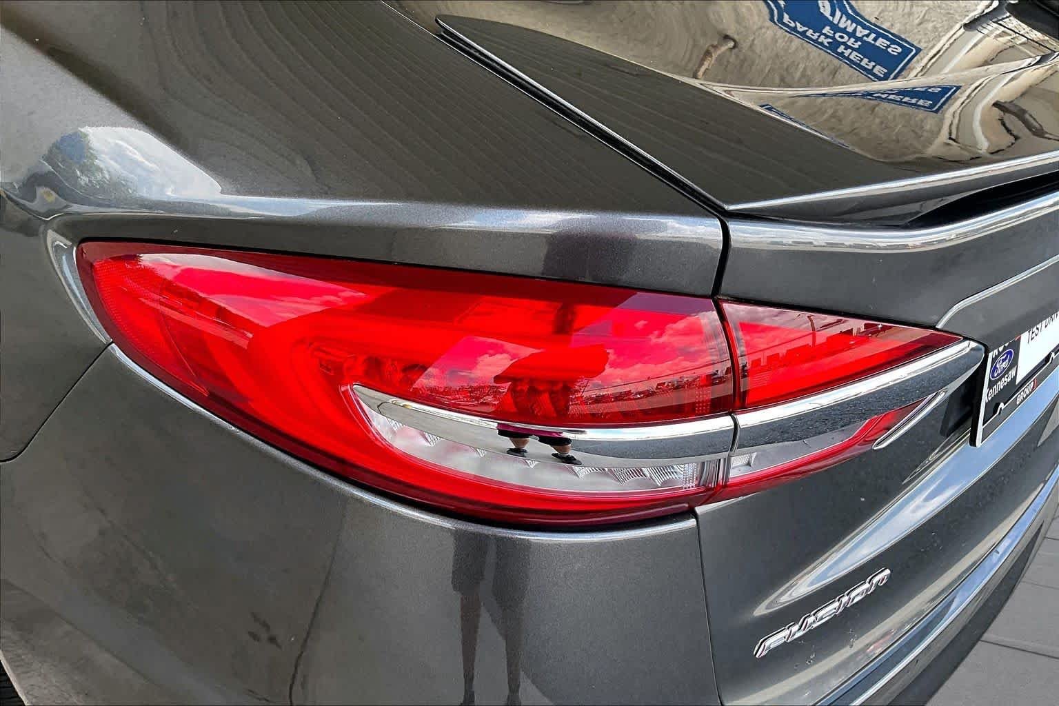 Used 2019 Magnetic Metallic Ford SE image 26