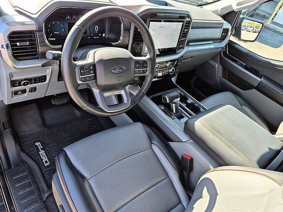 Used 2025 Blue Metallic Ford LARIAT image 16