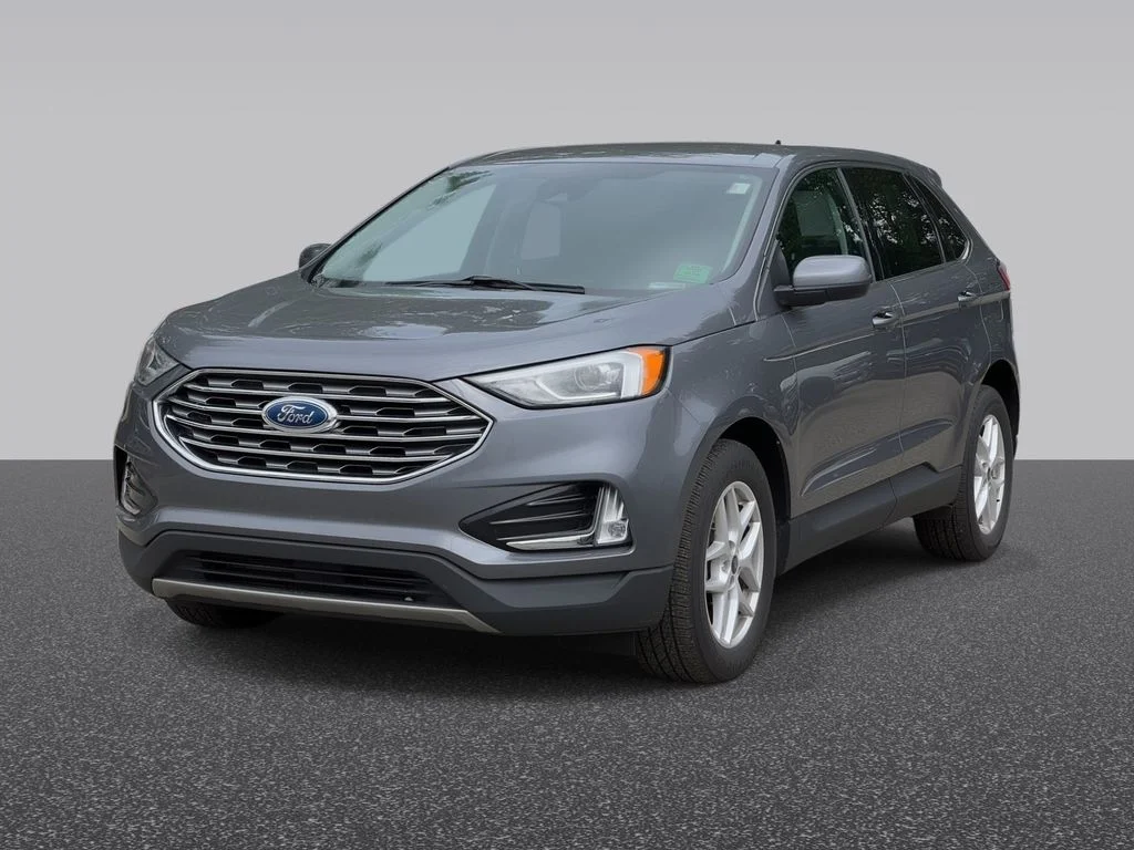 Used 2021 Gray Ford SEL image 2