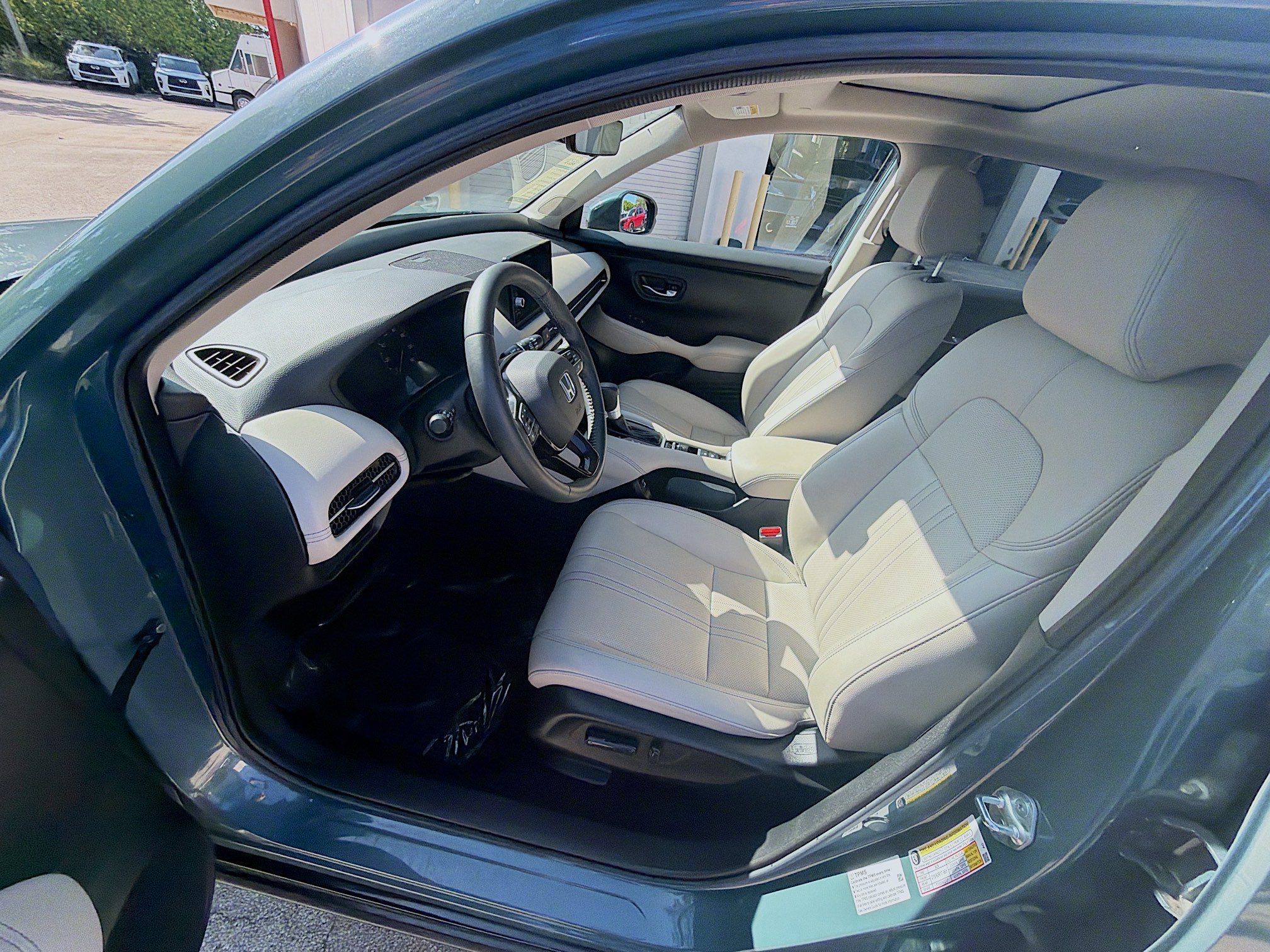 2023 Honda HR-V EX-L - Photo 18