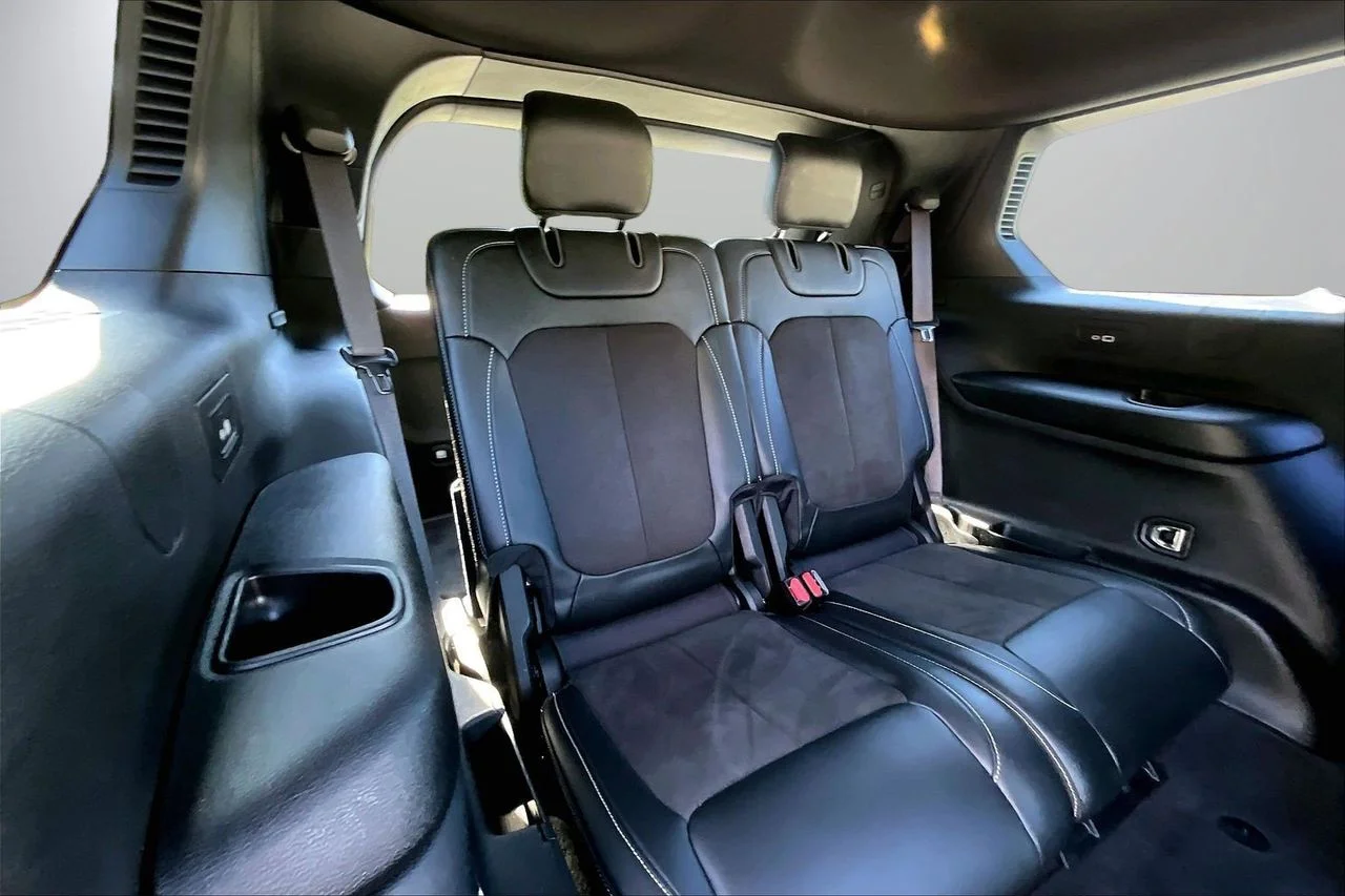 Used 2021 Gray Jeep Altitude image 24