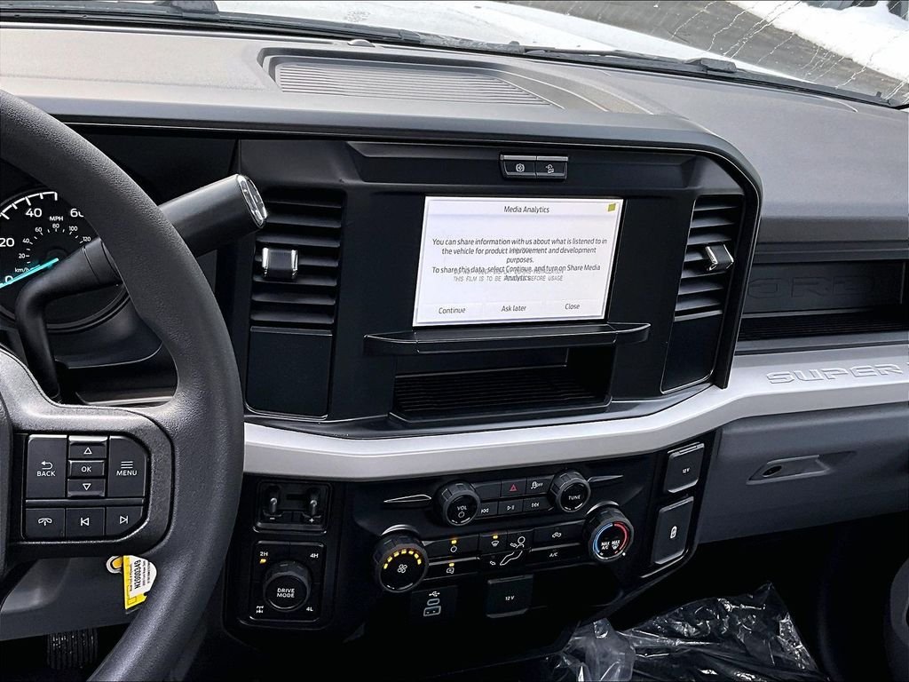 New 2026 Oxford White Ford XL image 7