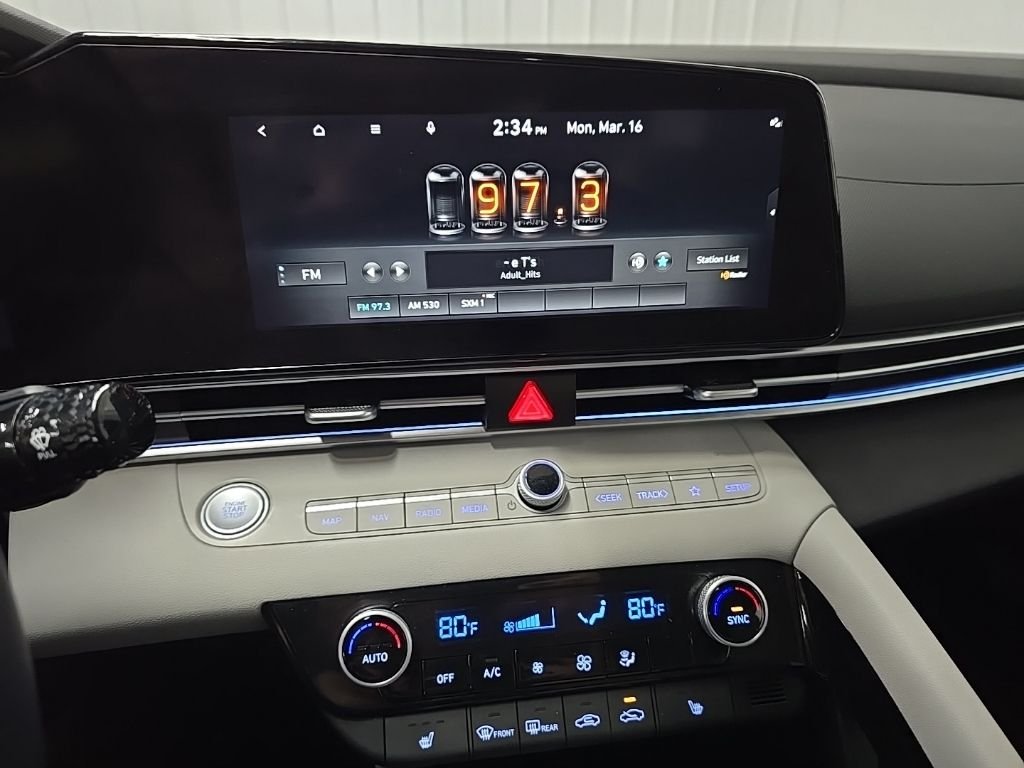 Used 2023 Black Hyundai Limited image 21