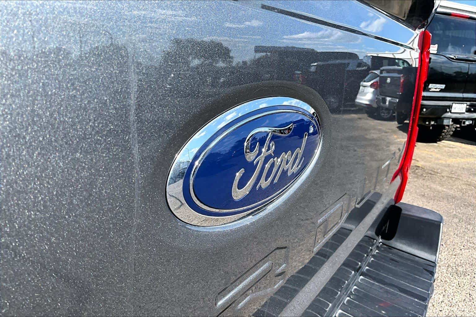 Used 2024 Carbonized Gray Ford LARIAT image 33