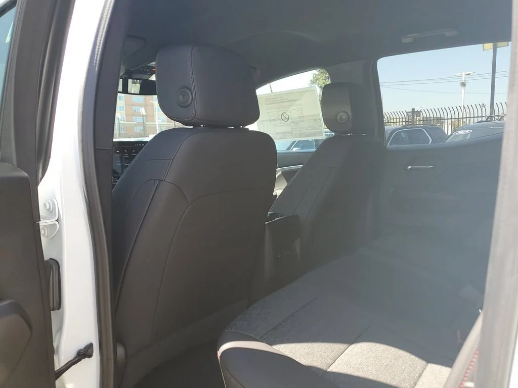 2026 Chevrolet Colorado Z71 - Photo 14