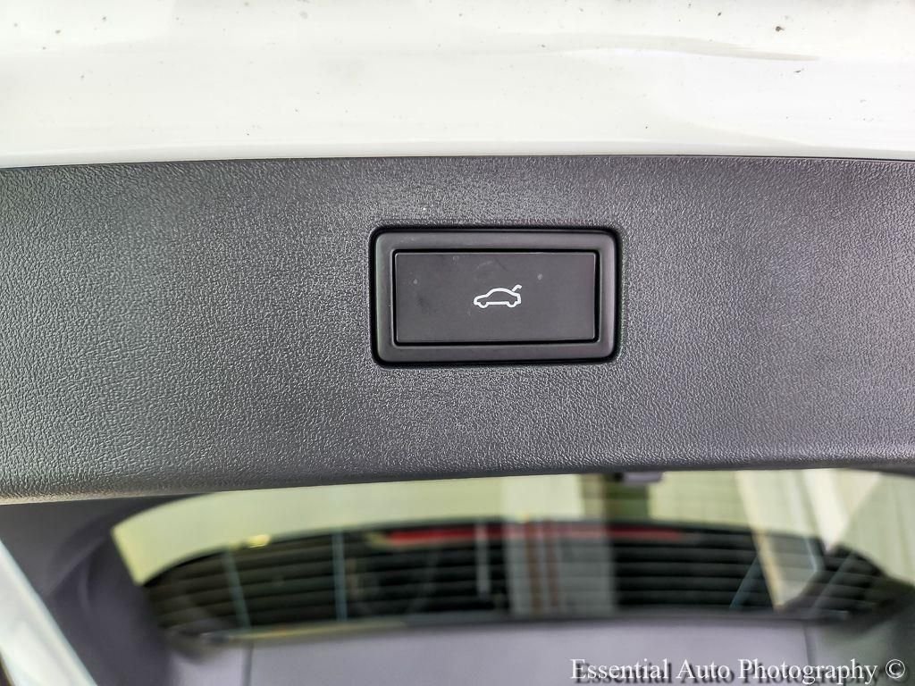 New 2026 Opal White W/Deep Black Roof Volkswagen 2.0T SE R-Line Black image 17