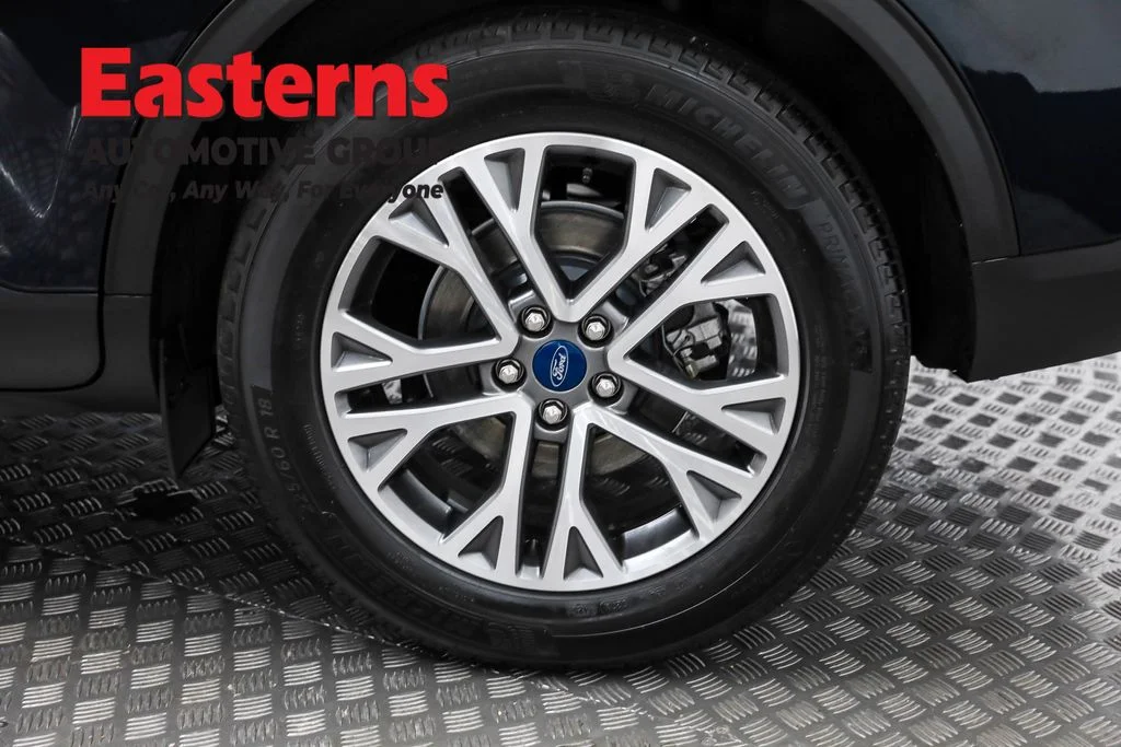 Used 2021 Blue Ford SEL image 33