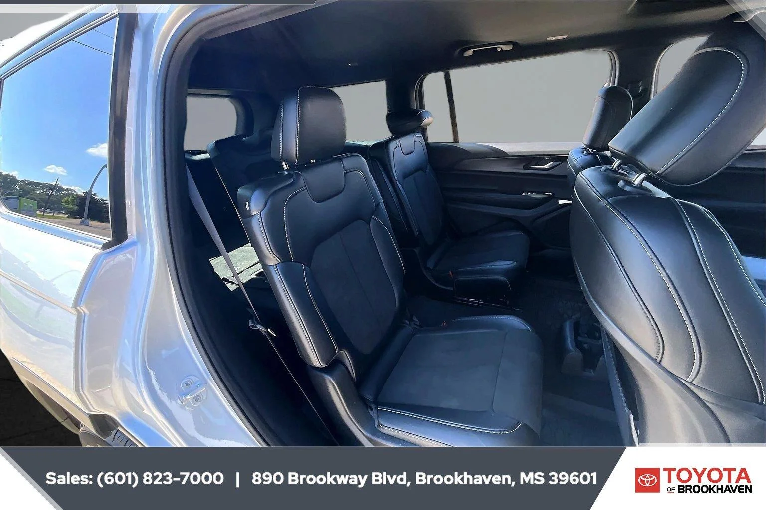 Used 2025 Silver Zynith Jeep Altitude X image 20