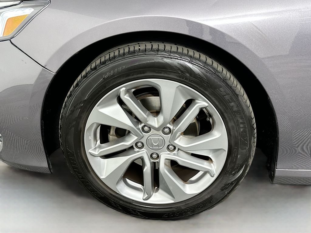 Used 2018 Lunar Silver Metallic Honda LX image 28