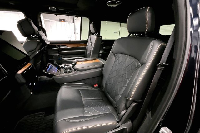 Used 2025 Midnight Sky Jeep Series III image 24