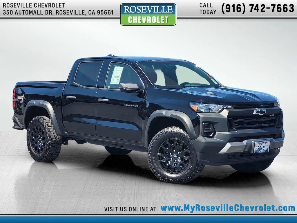 2025 Chevrolet Colorado 4WD Trail Boss Crew Cab Short Box's photo