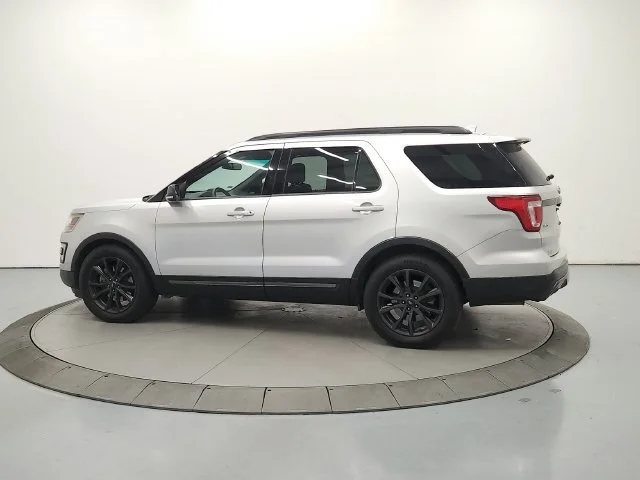 Used 2017 Ingot Silver Metallic Ford XLT image 6