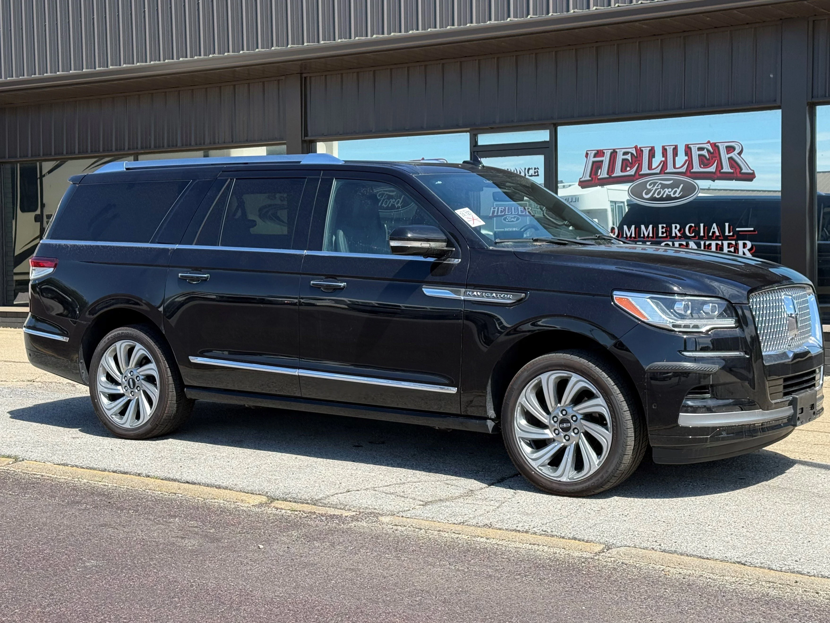 Used 2024 Black Metallic Lincoln Premiere image 3