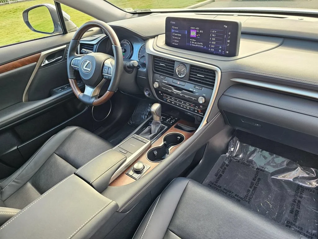 Used 2022  Lexus RX 450hL image 10
