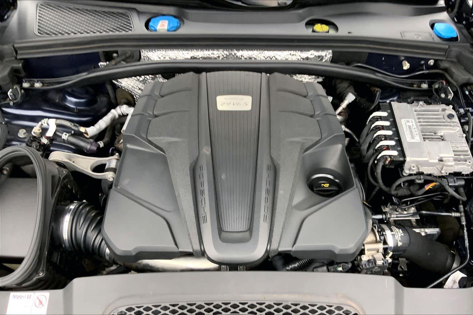 Used 2022 Night Blue Metallic Porsche S image 30