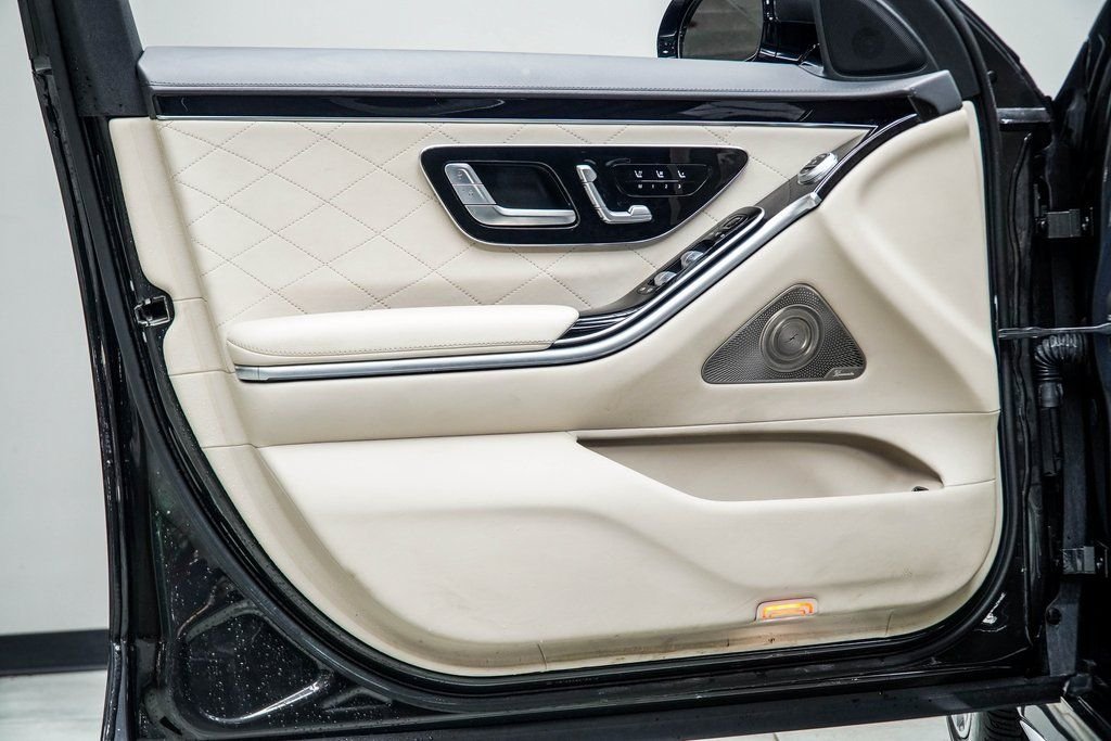 Used 2023 Gray Mercedes-Benz S 580 image 33
