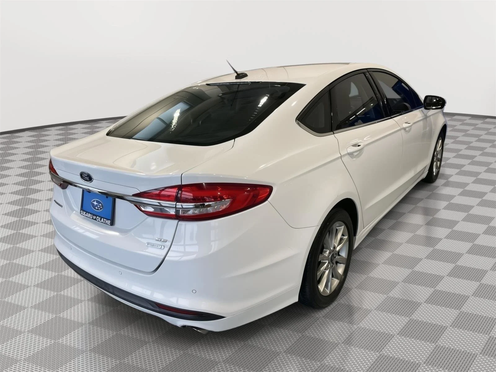 Used 2017 Oxford White Ford SE image 15