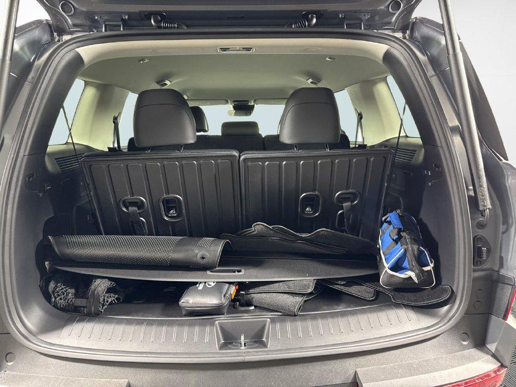New 2027 Gray Hyundai SEL AWD image 11