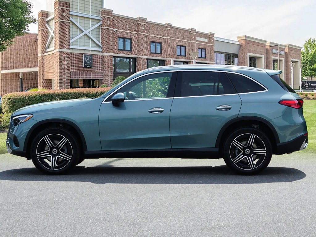New 2027 Verde Silver Metallic Mercedes-Benz GLC 300 image 44