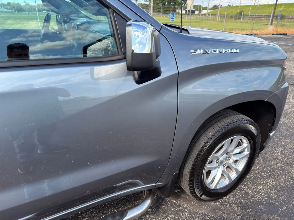 Used 2019 Gray Chevrolet LT image 8
