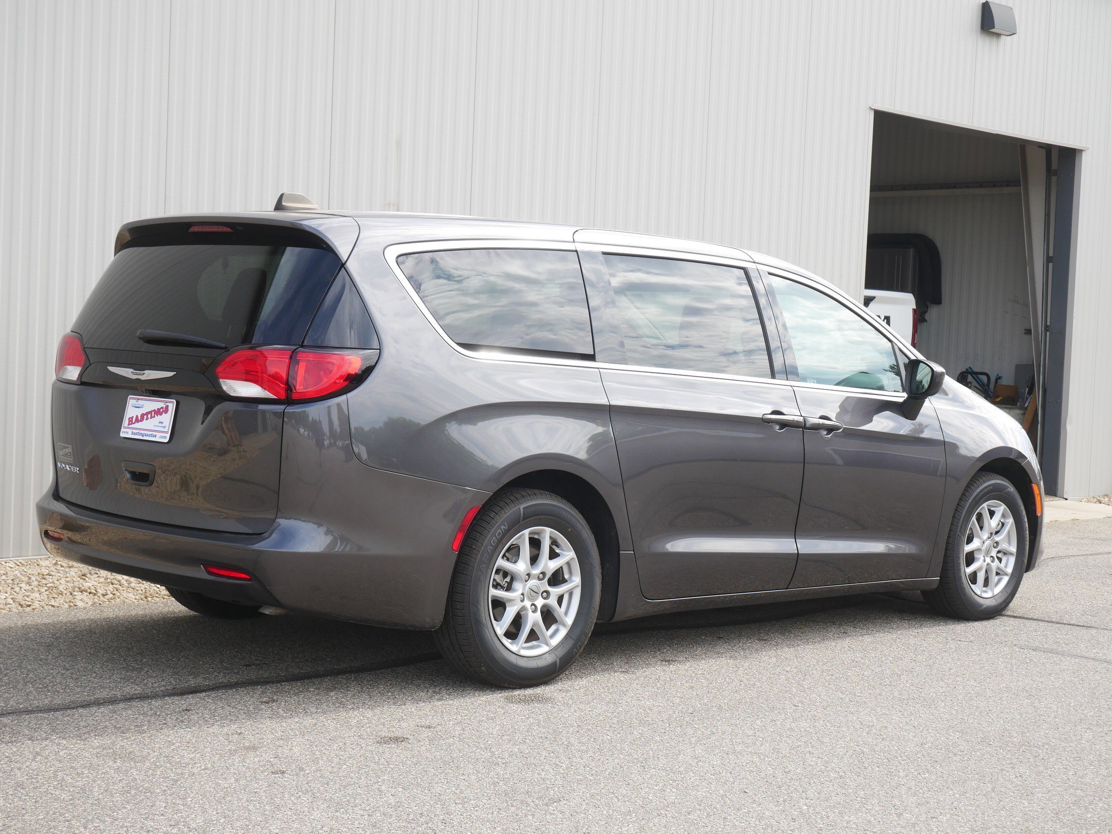 Used 2023 Granite Crystal Metallic Clearcoat Chrysler LX image 5