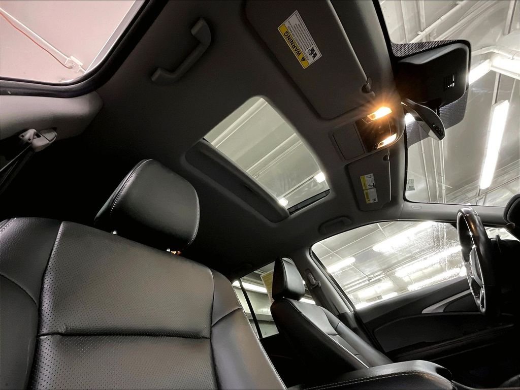 Used 2024 White Honda RTL image 22