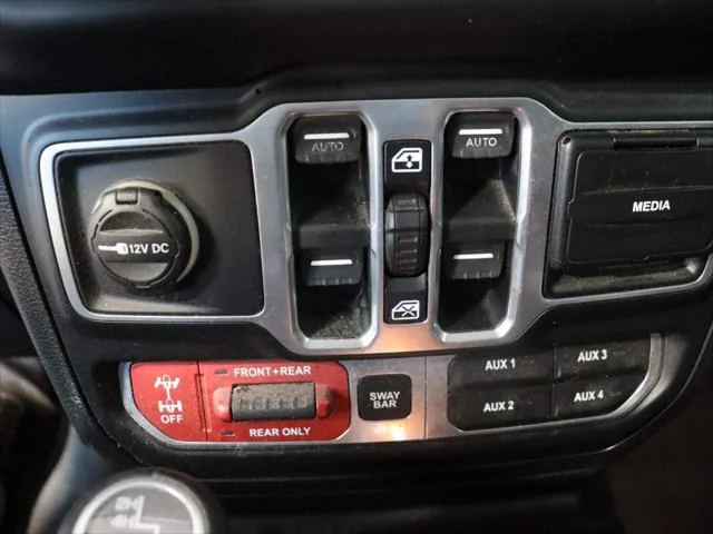 Used 2018 Orange Jeep Rubicon 4x4 image 16