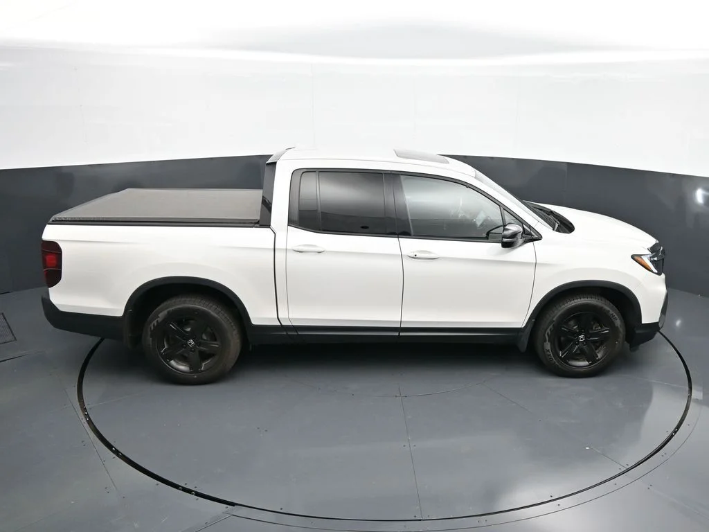 Used 2023 Platinum White Pearl Honda Black Edition image 28