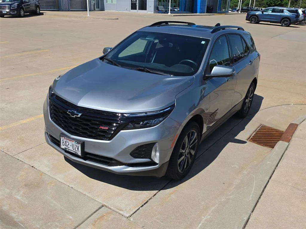 Used 2024 Chevrolet Equinox RS with VIN 3GNAXWEG2RS101899 for sale in Winona, Minnesota