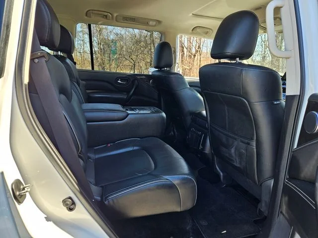 Used 2024 White INFINITI LUXE image 19