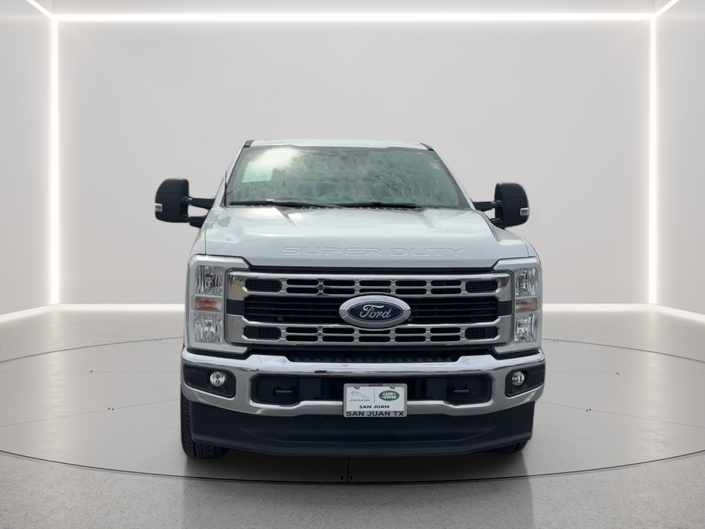 Used 2025 White Ford XLT image 2