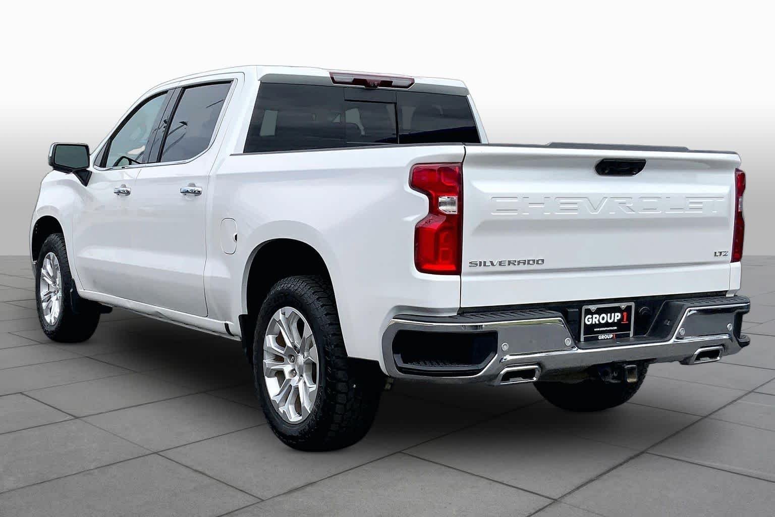 Used 2023 Iridescent Pearl Tricoat Chevrolet LTZ image 11