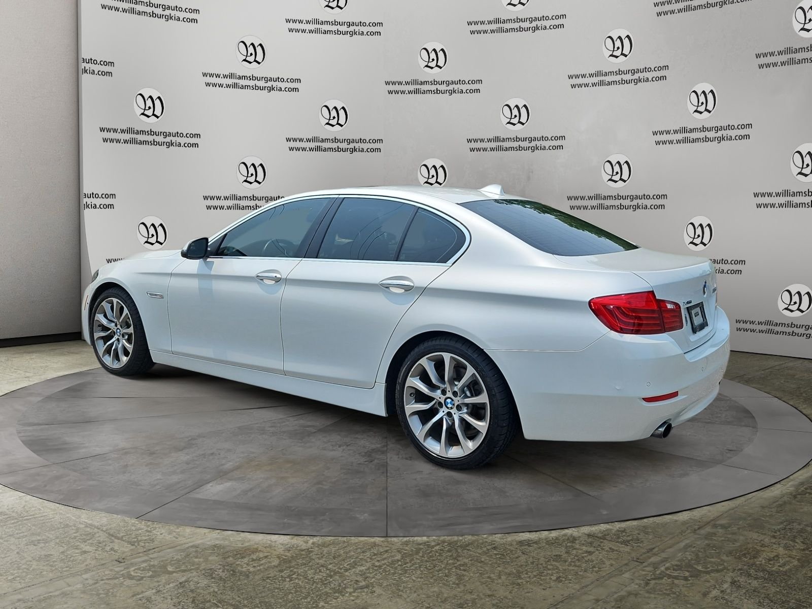 Used 2016 White BMW 535i xDrive image 3