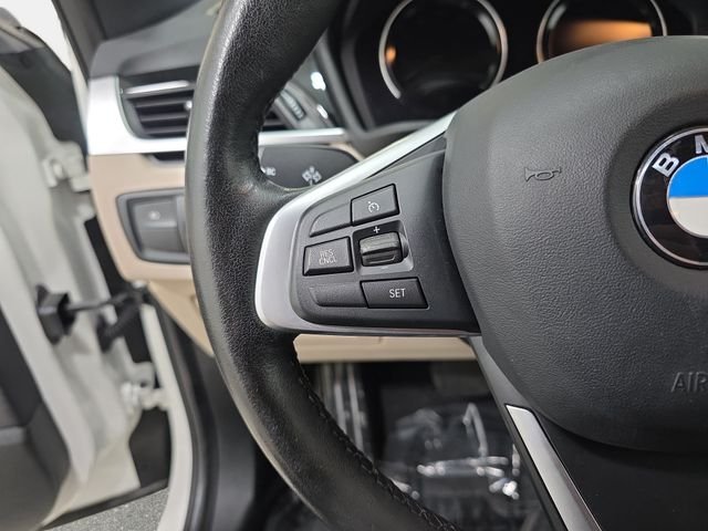 Used 2018 White BMW xDrive28i image 17