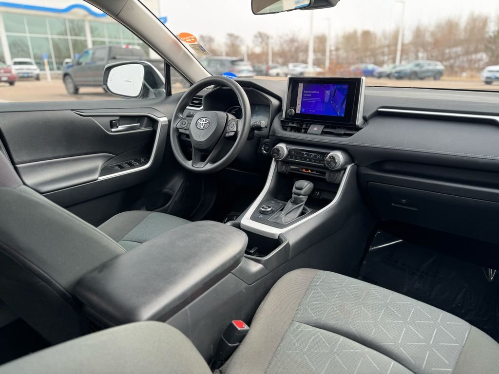 Used 2025 Silver Sky Metallic Toyota XLE image 27