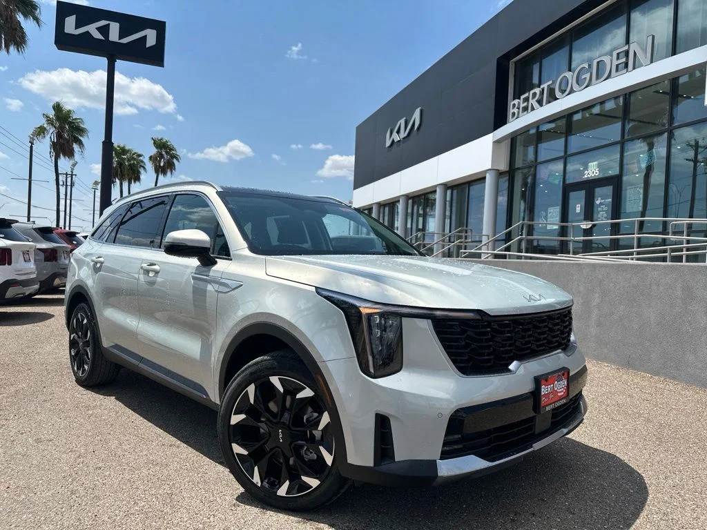 New 2026 White Kia EX image 1