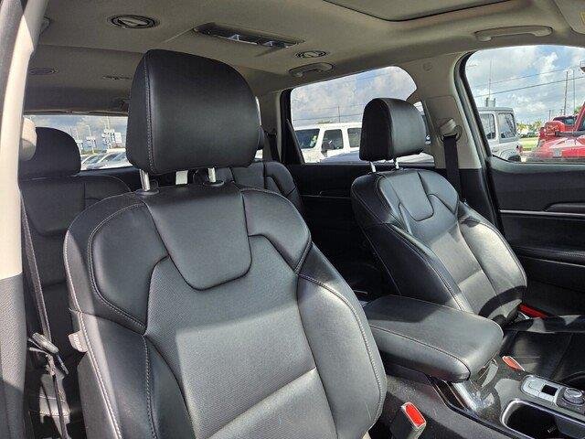 Used 2025 Dark Moss Kia S image 34