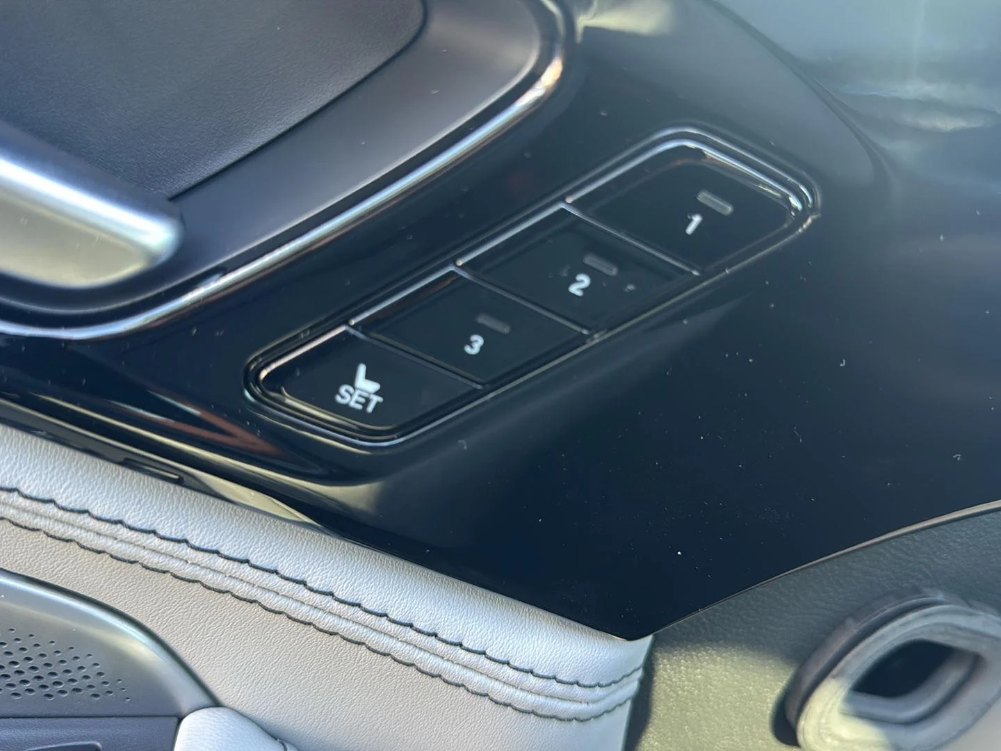 New 2026 Solar Silver Metallic Acura SH-AWD w/Advance image 30