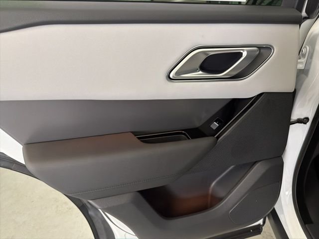 New 2026 Fuji White Land Rover S image 14