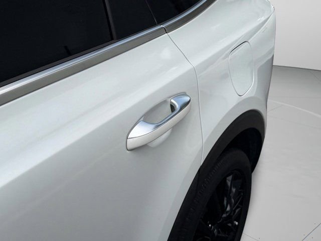 Used 2020 White Kia SX image 31