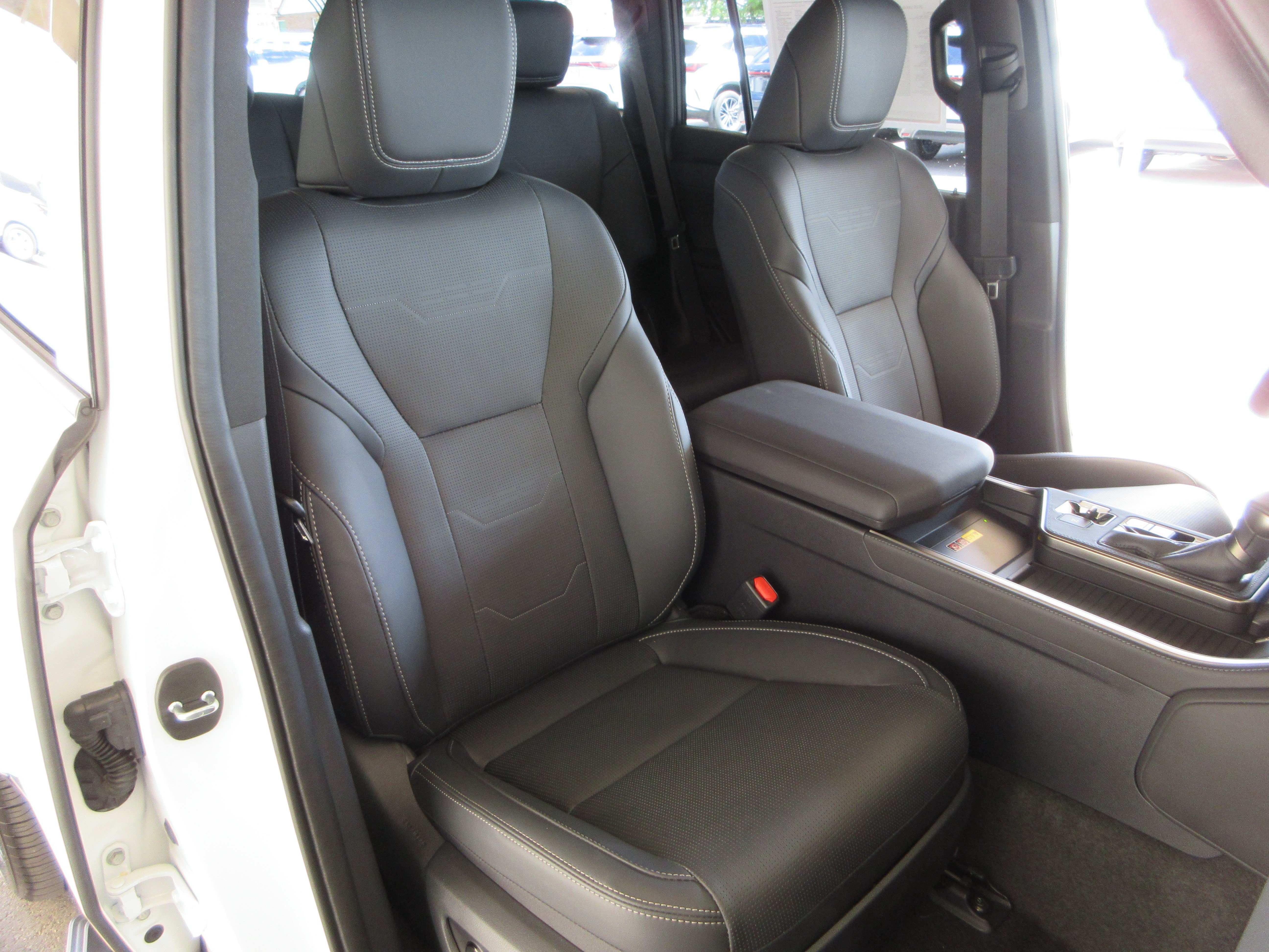 2026 Lexus GX Luxury - Photo 29