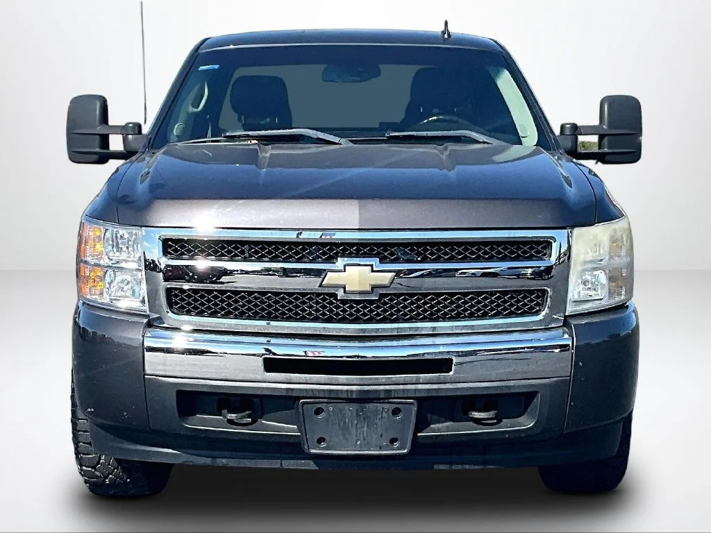 Used 2010  Chevrolet LT image 3