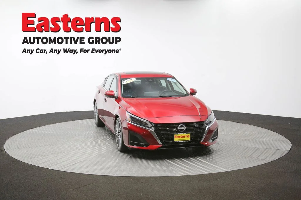 Used 2023 Red Nissan 2.5 SL image 51
