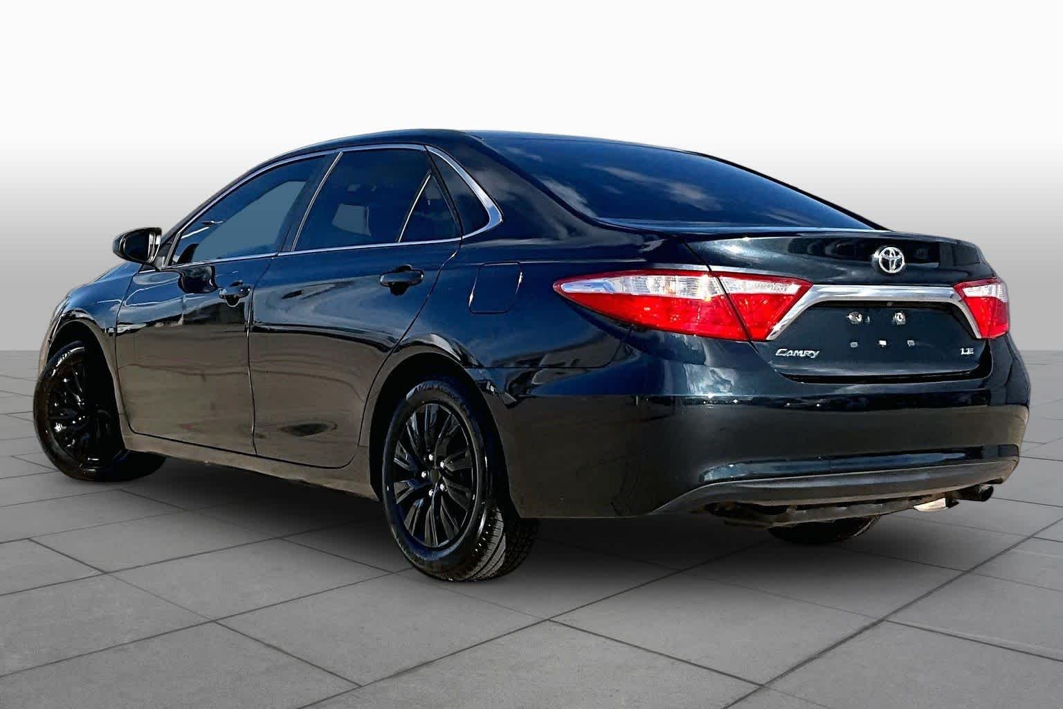 Used 2015 Cosmic Gray Mica Toyota LE image 12