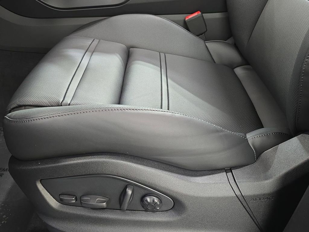 New 2026 Vanadium Grey Metallic Porsche S image 23