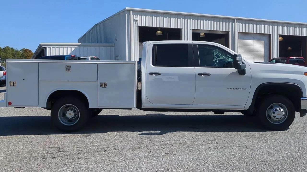 2025 Chevrolet Silverado 3500 HD Work Truck - Photo 9