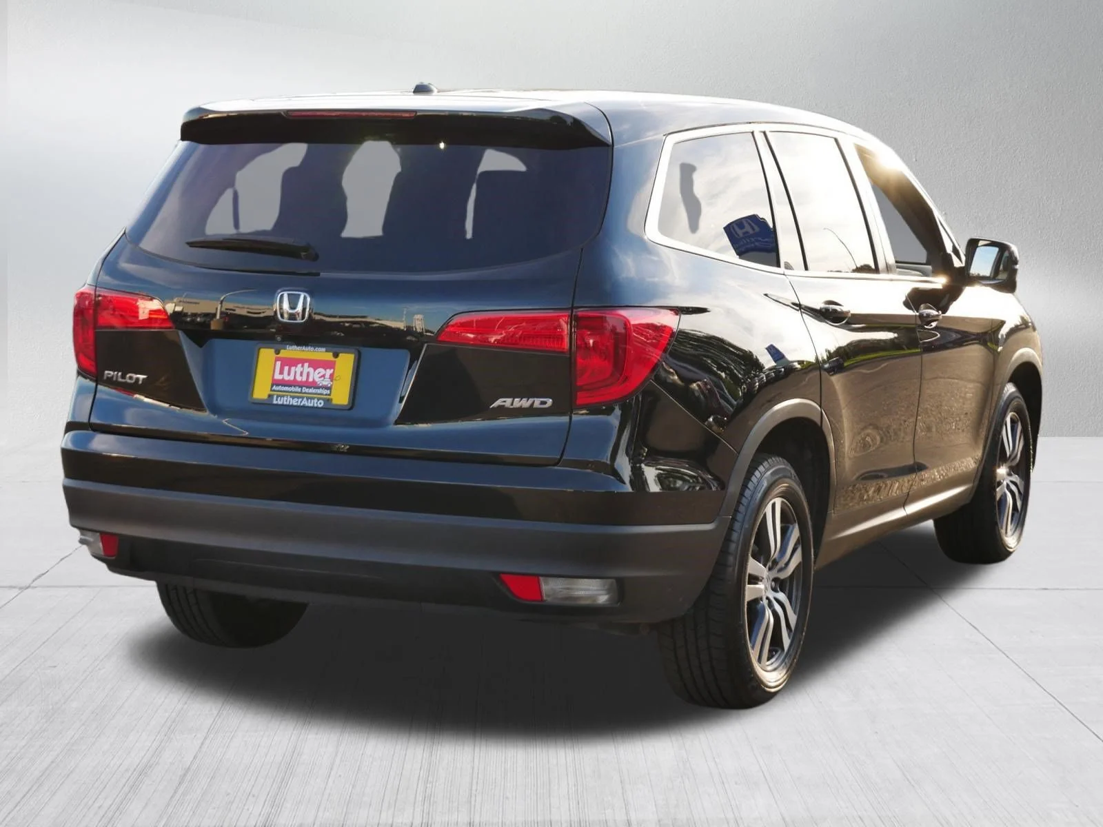 Used 2016 Crystal Black Pearl Honda EX-L image 6