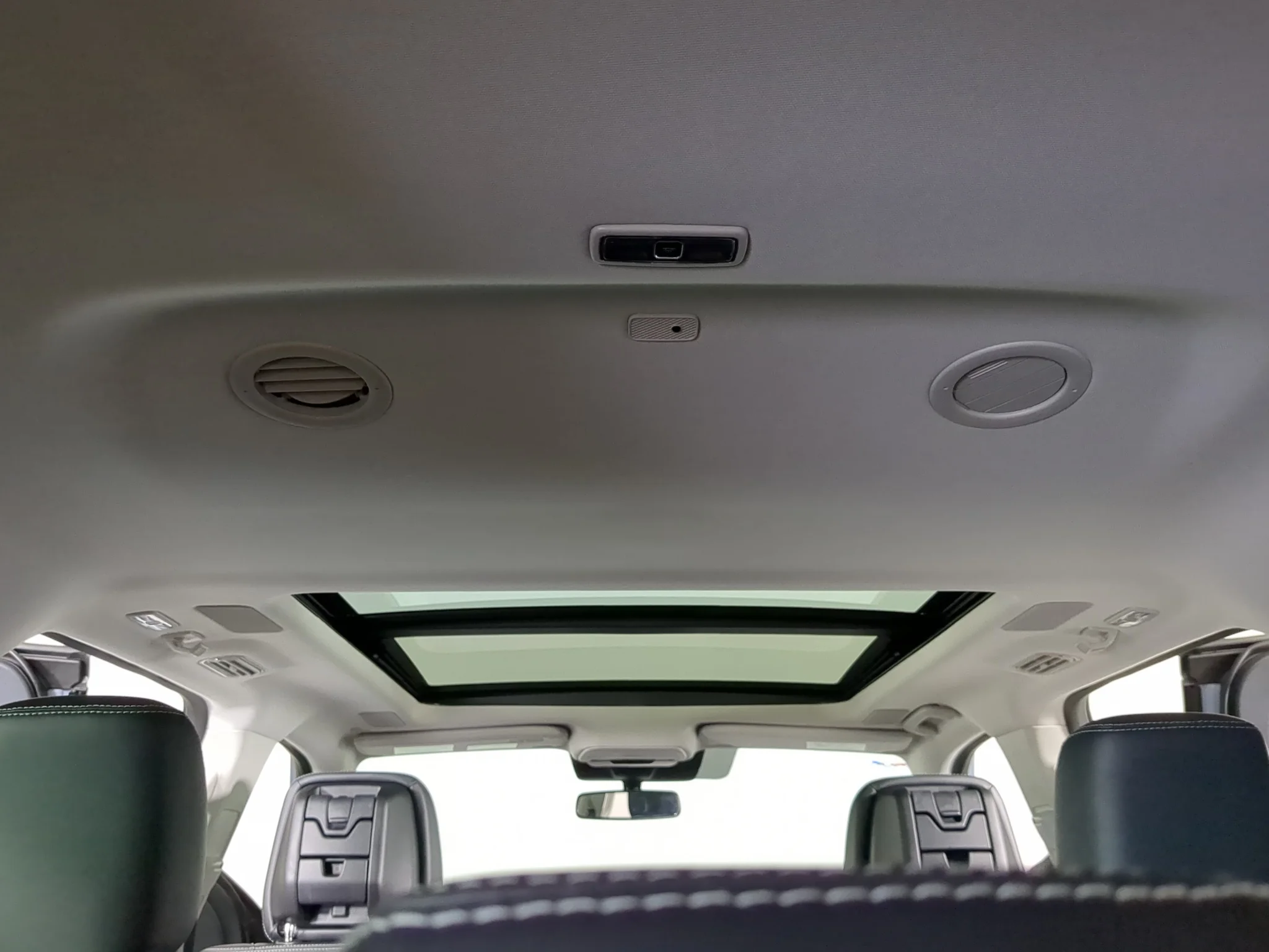 New 2027 Glacier Gray Metallic Tri-Coat Ford MAX Platinum image 21