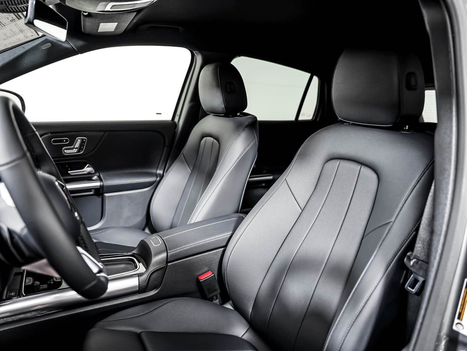 New 2026 Mountain Grey Metallic Mercedes-Benz GLA 250 image 11
